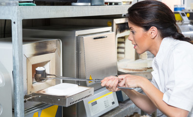 Imagem ilustrativa de Forno para laboratório de química